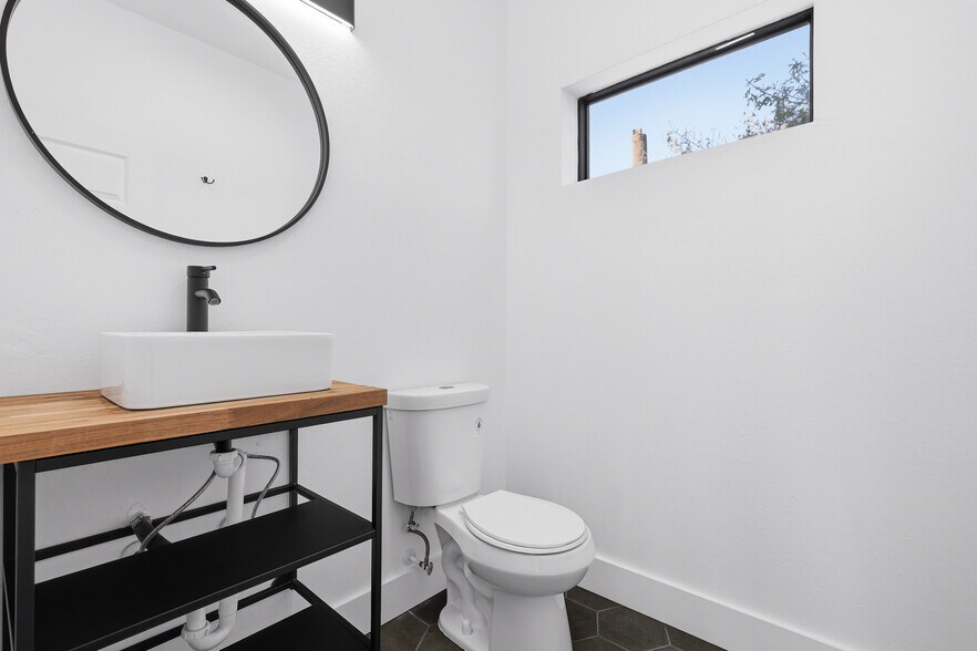 More Photos Of 1512 Wyoming St, San Antonio Apartments For Sale