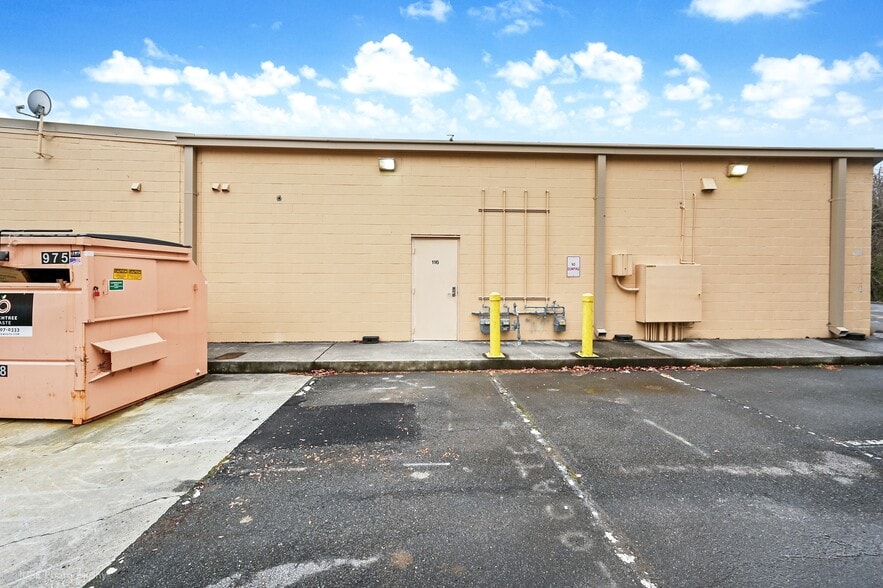 More Photos Of 3760 Sixes Rd, Canton Unknown For Lease