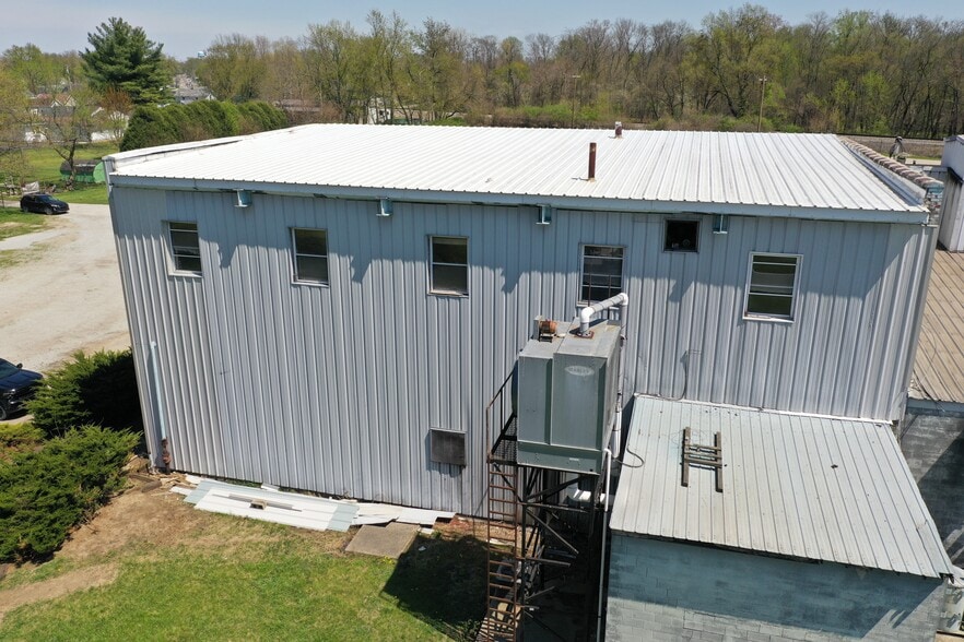 More Photos Of 400 S Gray St, Albany Manufacturing For Sale