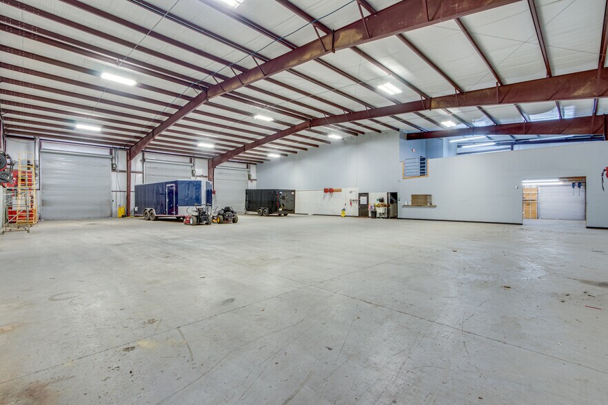 More Photos Of 1612 Candler Rd, Gainesville Manufacturing For Sale
