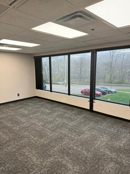 More Photos Of 10078 E Kemper Rd, Montgomery Unknown For Lease