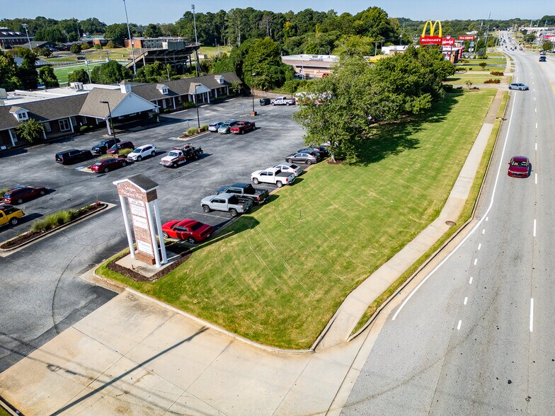 More Photos Of 4124 Highway 278 NE, Covington Office For Sale