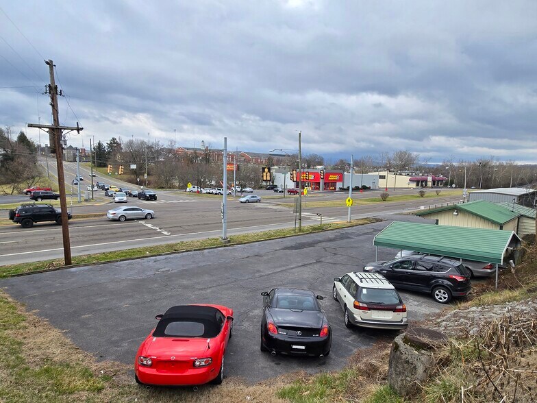 More Photos Of 700 Volunteer Pky, Bristol Auto Dealership For Sale