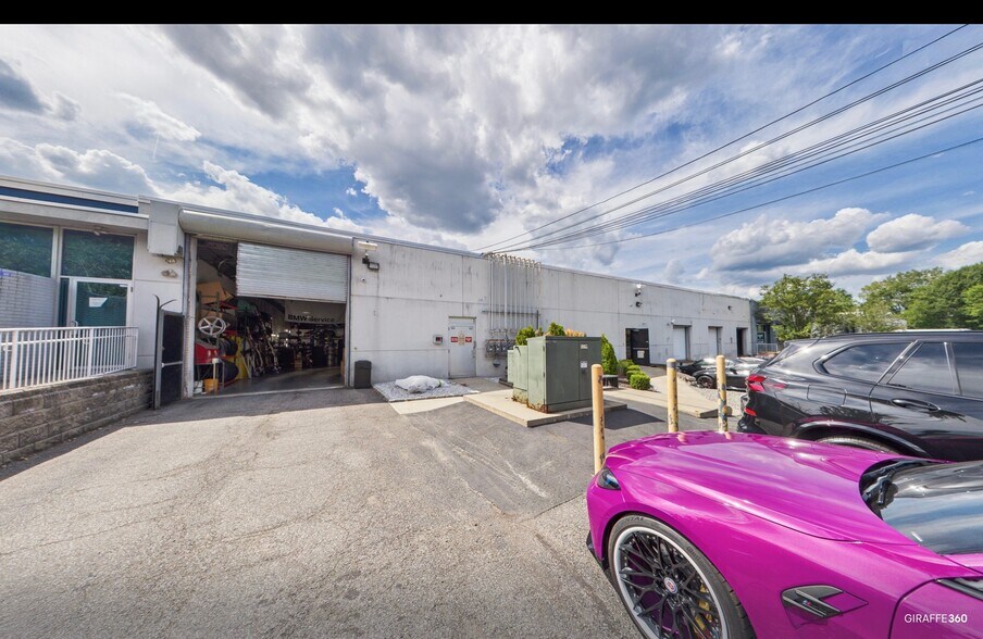 More Photos Of 15-01 Pollitt Dr, Fair Lawn Light Distribution For Lease