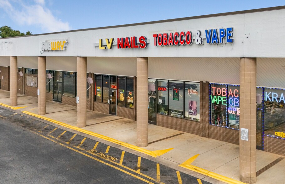 More Photos Of 338-372 N Fayetteville St, Asheboro Unknown For Lease