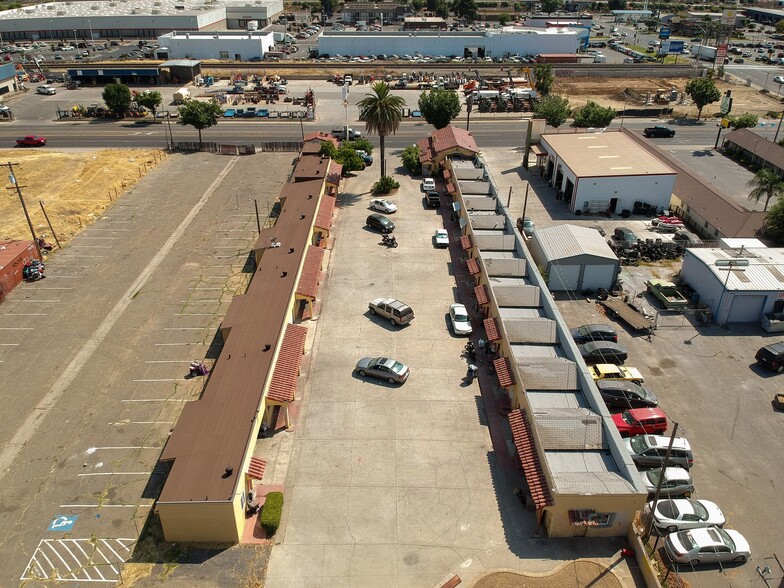 More Photos Of 1407 W 16th St, Merced Hotel For Sale