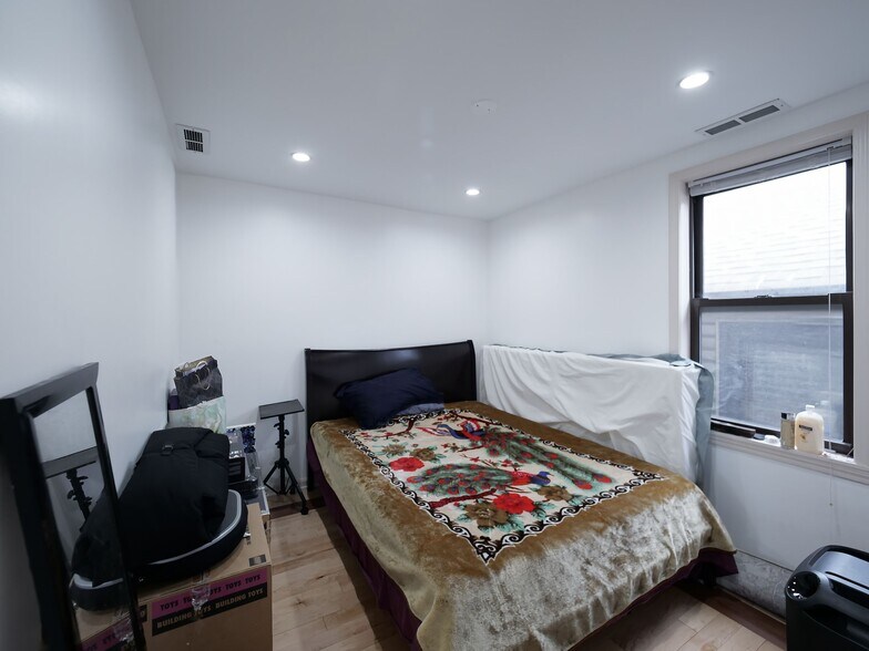 More Photos Of 2312 W 21st St, Chicago Apartments For Sale