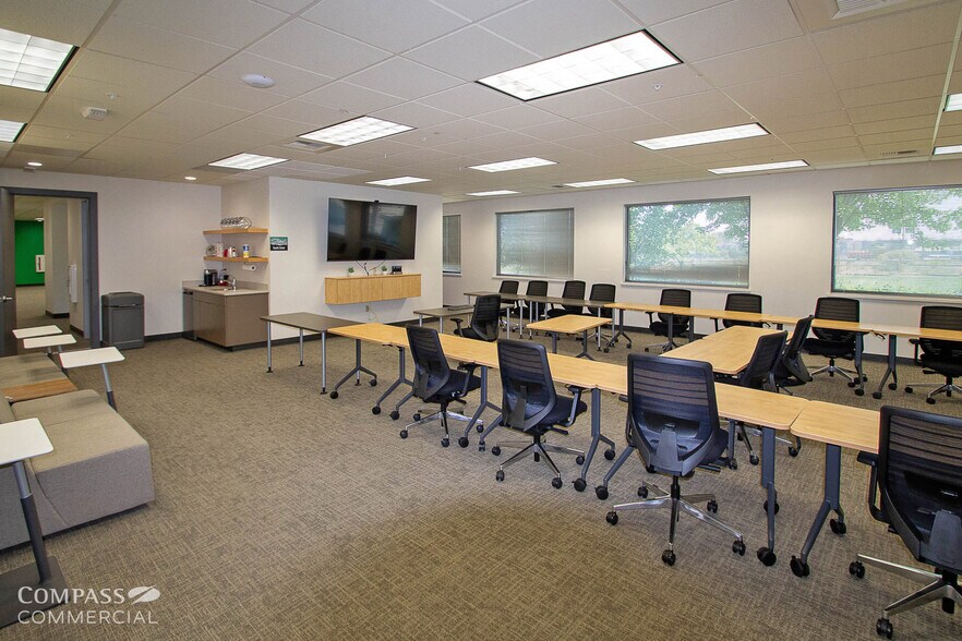 More Photos Of 123 SW Columbia St, Bend Office For Lease