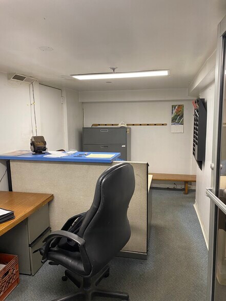 More Photos Of 63-34 Austin St, Rego Park Warehouse For Lease