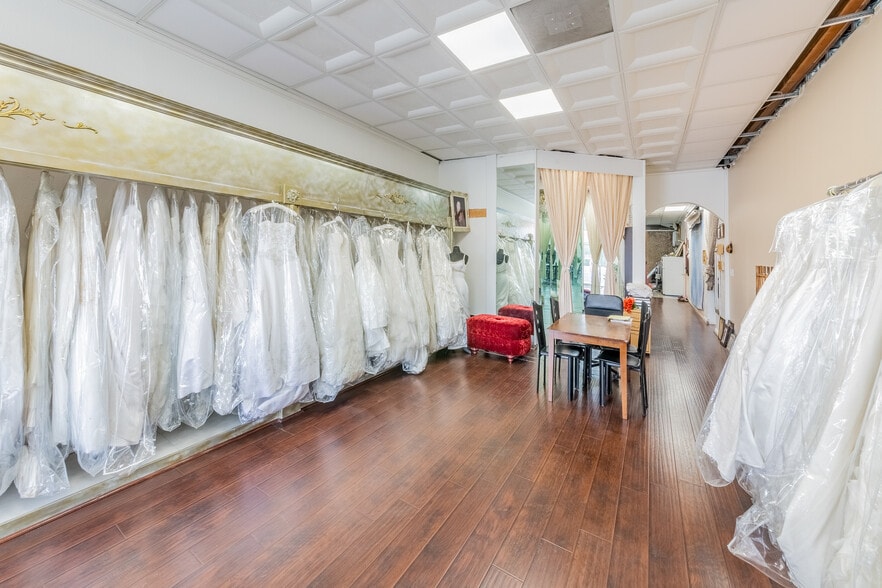 More Photos Of 119-123 S Western Ave, Los Angeles Storefront Retail Office For Lease
