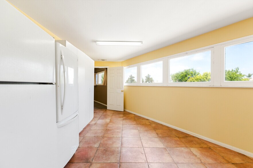 More Photos Of 635 Veile Ave, Beaumont Office For Lease