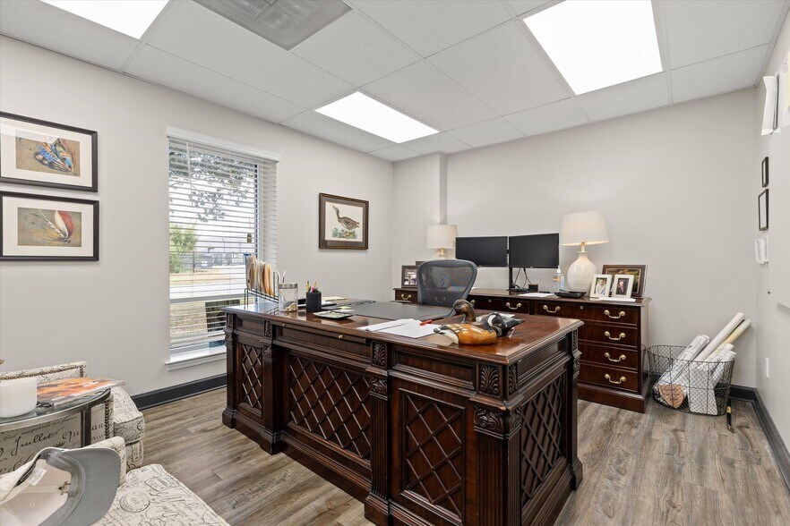 More Photos Of 3200 N Hawthorne St, Chattanooga Flex For Sale