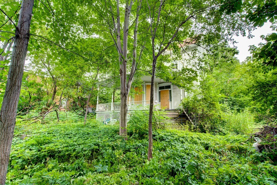 More Photos Of 15 Rue Charlotte, Longueuil Land For Sale