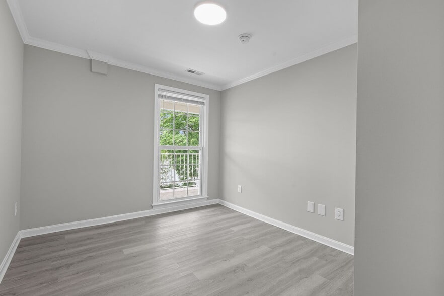 More Photos Of 9725 Lookout Pl, Gaithersburg Healthcare For Sale