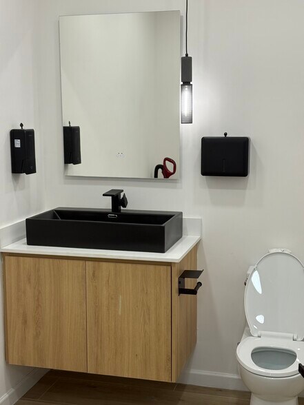 More Photos Of 1545 N Park Dr, Weston Office For Lease