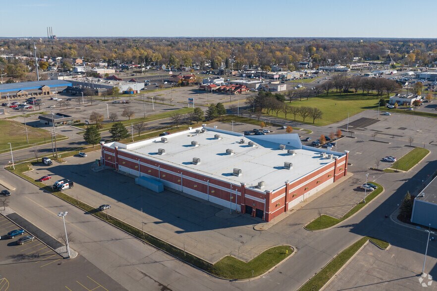 More Photos Of 5216 W Saginaw Hwy, Lansing Freestanding For Lease