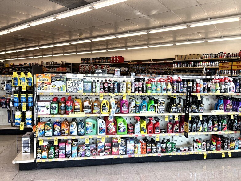 More Photos Of 2001 S Madison St, Muncie Freestanding For Sale