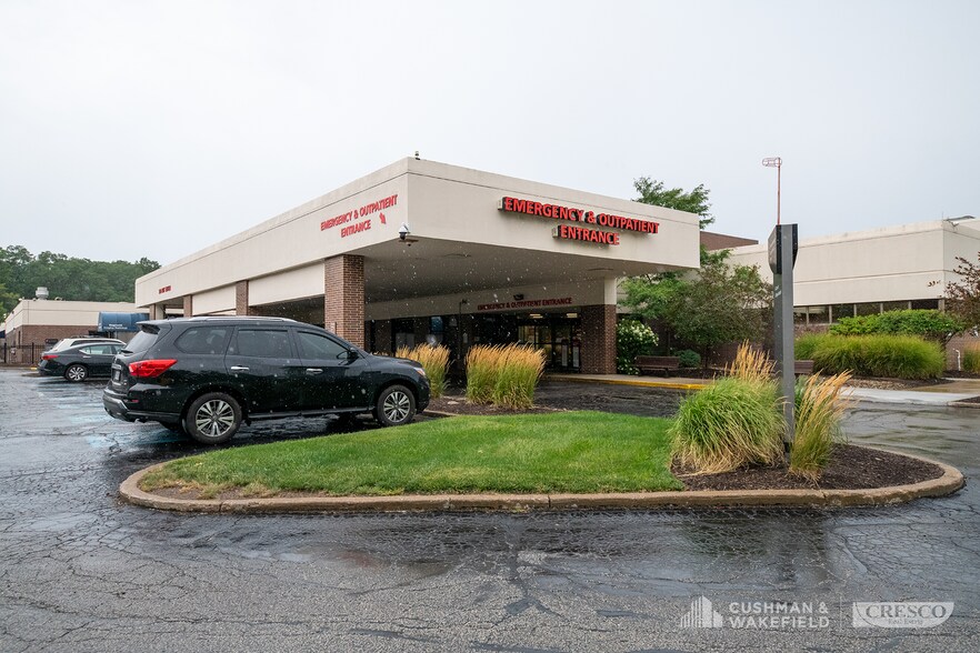 More Photos Of 27100 Chardon Rd, Cleveland Hospital For Sale