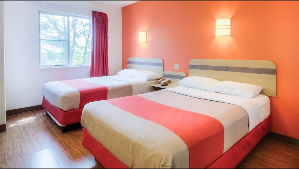 More Photos Of 5151 Elmwood Ave, Indianapolis Hotel For Sale