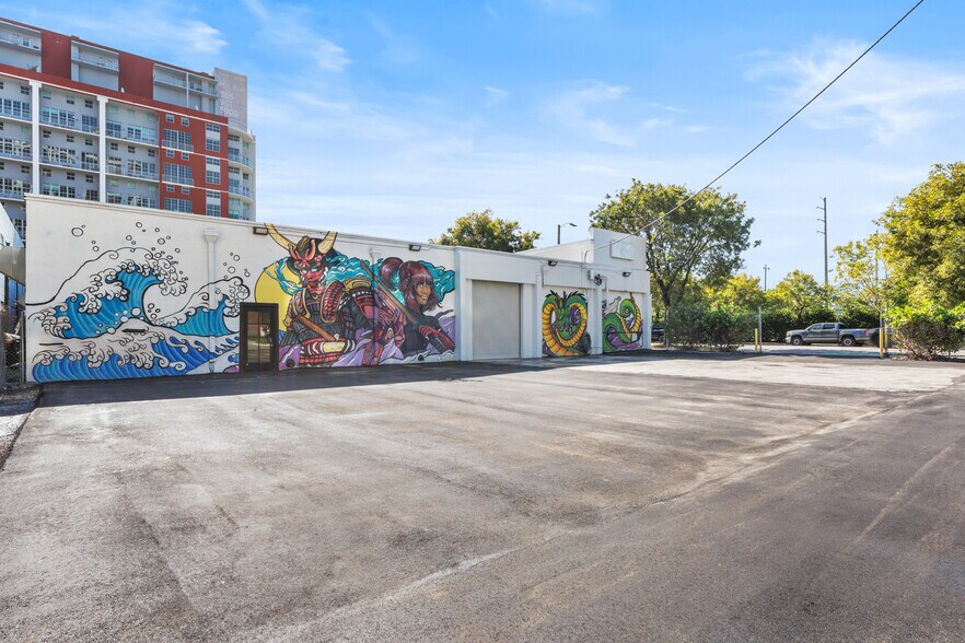 More Photos Of 1731 N Miami Ave, Miami General Retail For Lease