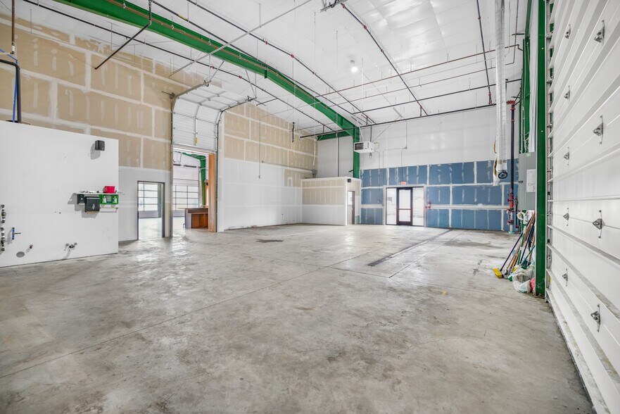 More Photos Of 421 C St, Washougal Warehouse For Sale