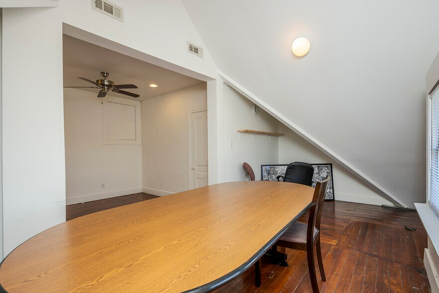 More Photos Of 199 E Loudon Ave, Lexington Office Residential For Sale