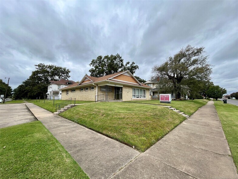 More Photos Of 655 E Okmulgee St, Muskogee Medical For Lease