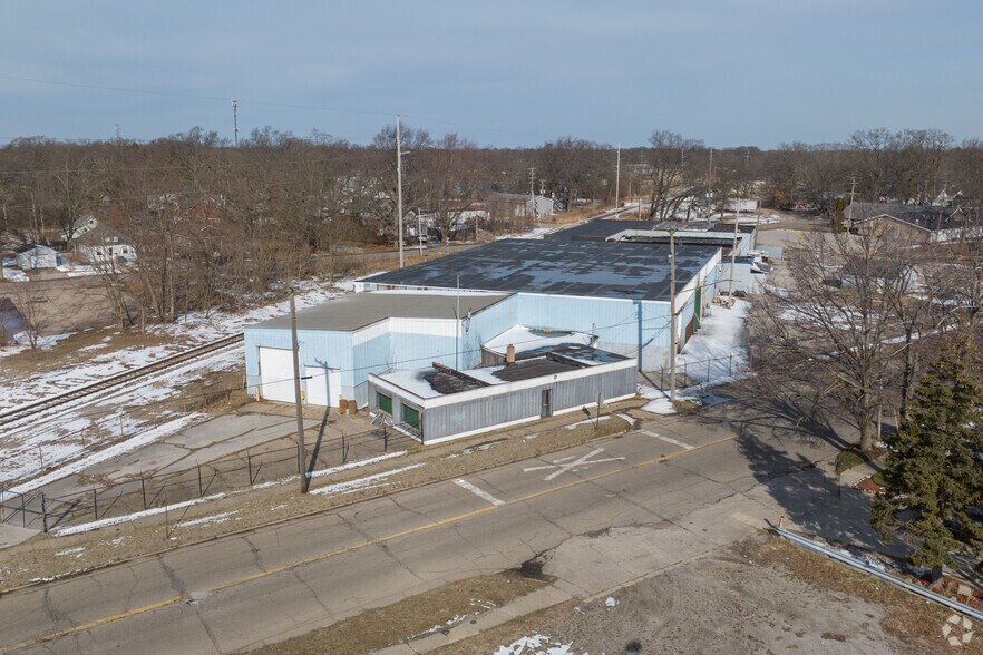 More Photos Of 2517 6th St, Muskegon Warehouse For Lease