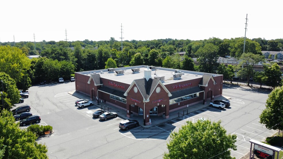 Primary Photo Of 275 Broadway, Amityville Drugstore For Sale