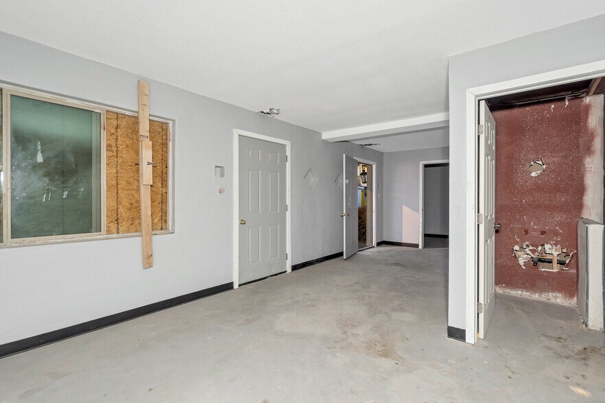 More Photos Of 1945 W Van Buren, Phoenix Hotel For Sale