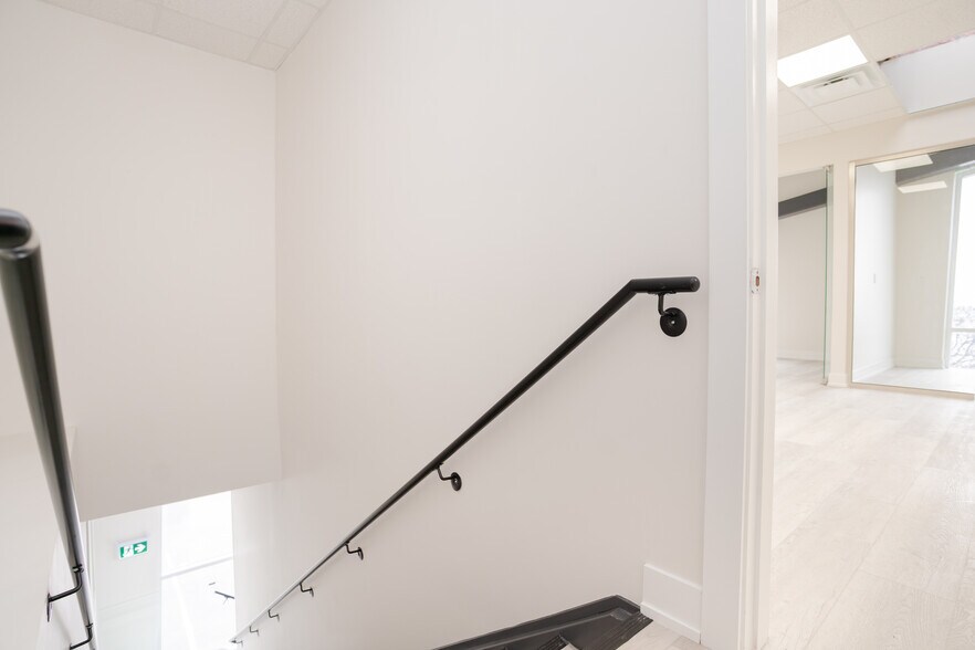 More Photos Of 135 Addison Hall Cir, Aurora Warehouse For Lease