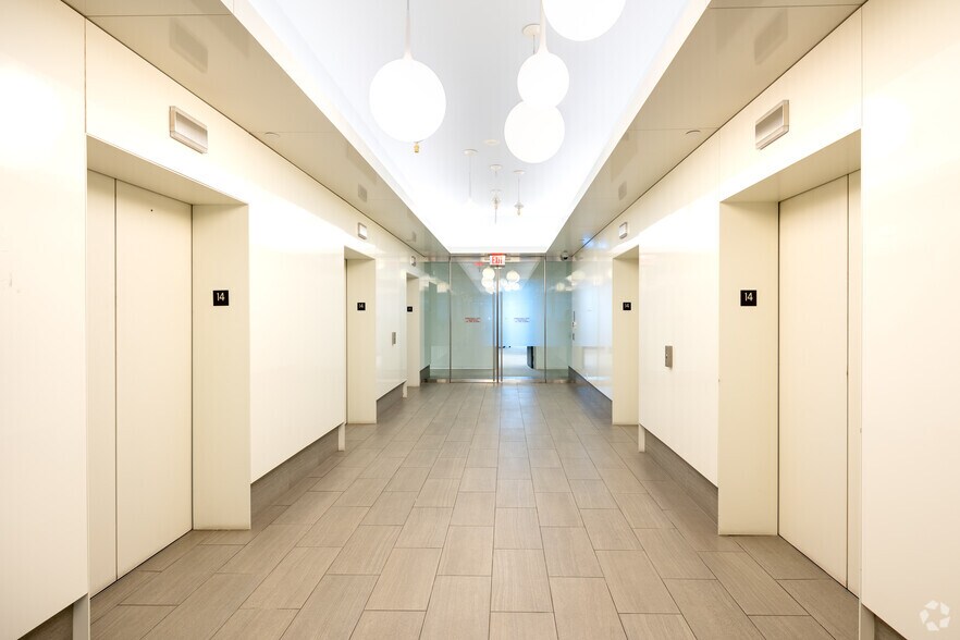 More Photos Of 333 Bay St, Toronto Office For Sale