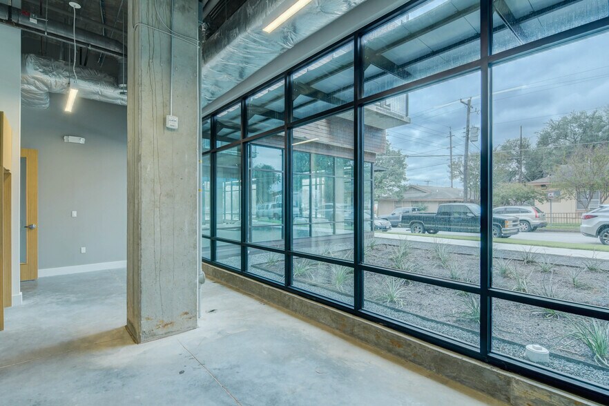 More Photos Of 1800 E 4th St, Austin Multifamily For Sale