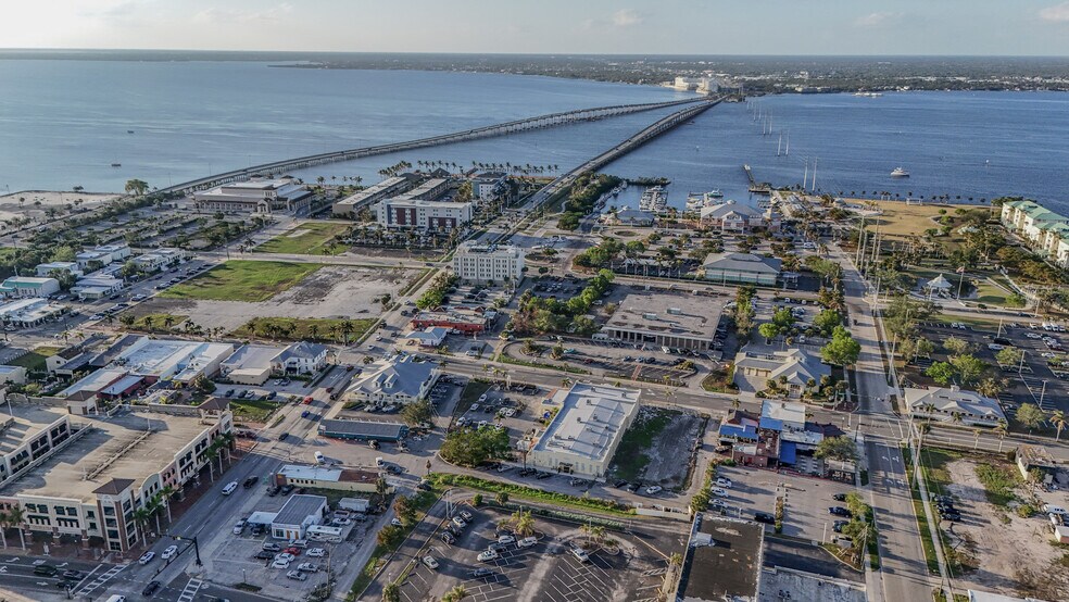 More Photos Of 121 E Marion Ave, Punta Gorda Storefront Retail Office For Sale