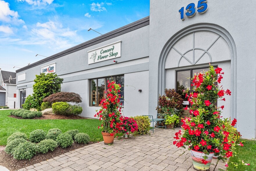 More Photos Of 135 Commonwealth Ave, Concord Storefront Retail Office For Lease
