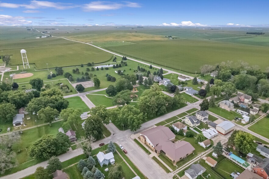 More Photos Of 100 E 3rd St, Galva Office For Sale