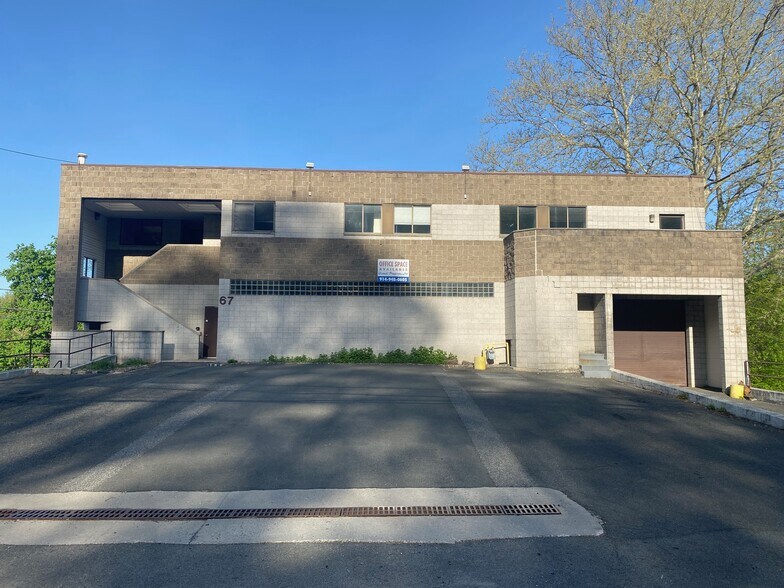 Primary Photo Of 67 Lafayette Ave, North White Plains Light Distribution For Lease