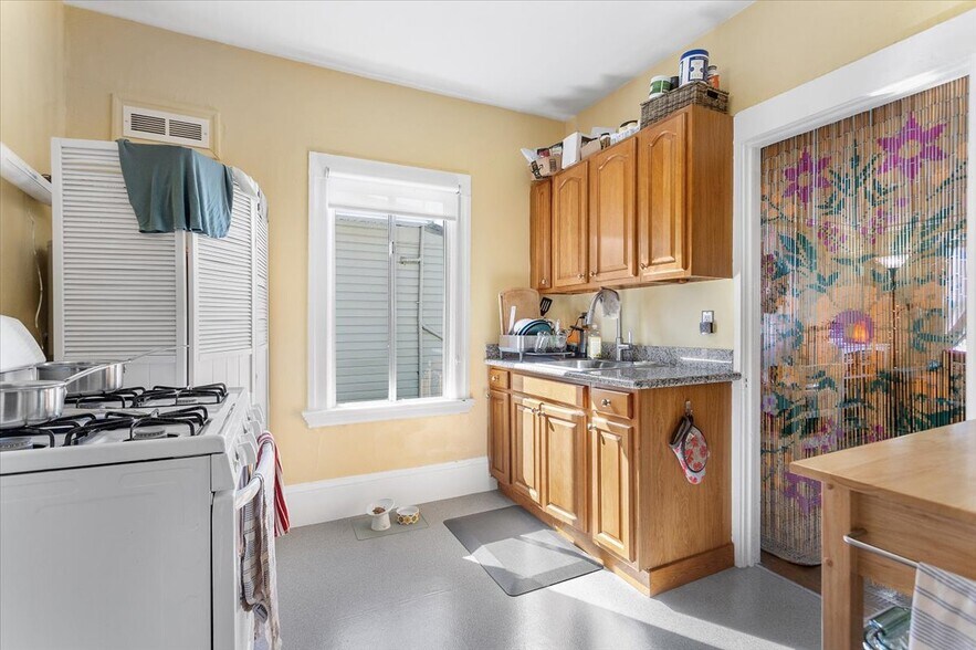 More Photos Of 3110 California St, Berkeley Multifamily For Sale