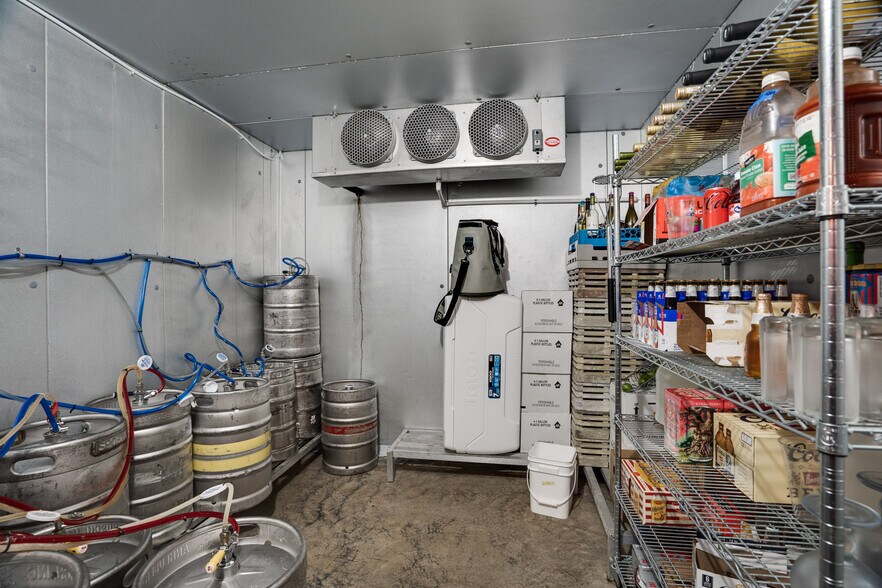 More Photos Of 109 N Main St, Henrietta Specialty For Sale