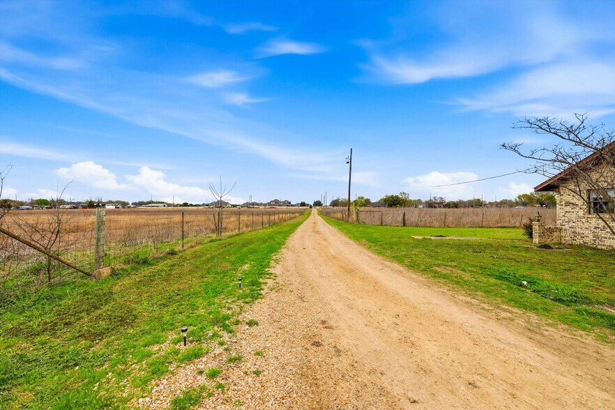 More Photos Of 801 E Ovilla Rd, Red Oak Land For Sale