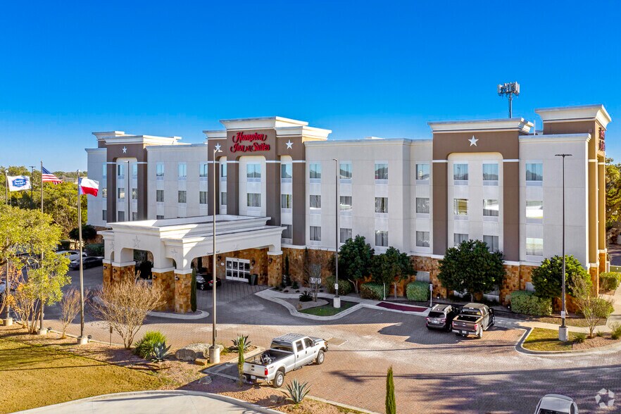 Primary Photo Of 34935 Interstate 10 W, Boerne Hotel For Sale
