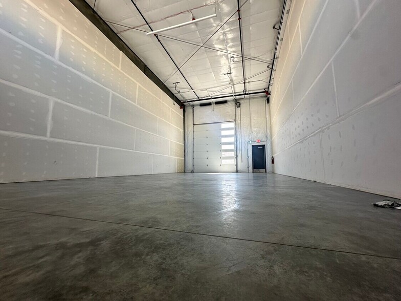 More Photos Of 13853 E Briarwood Ave, Centennial Light Distribution For Sale