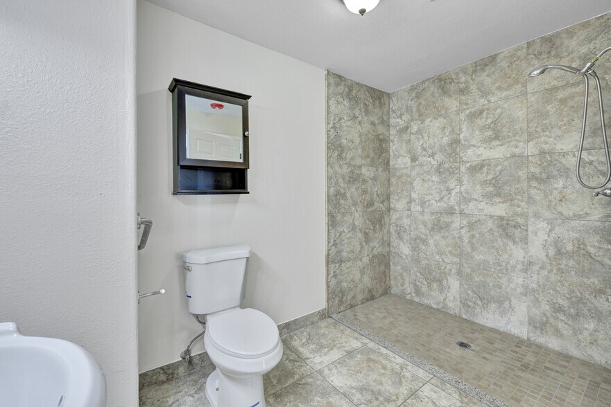 More Photos Of SCOTTSDALE 85254 ALH, Scottsdale Assisted Living For Sale