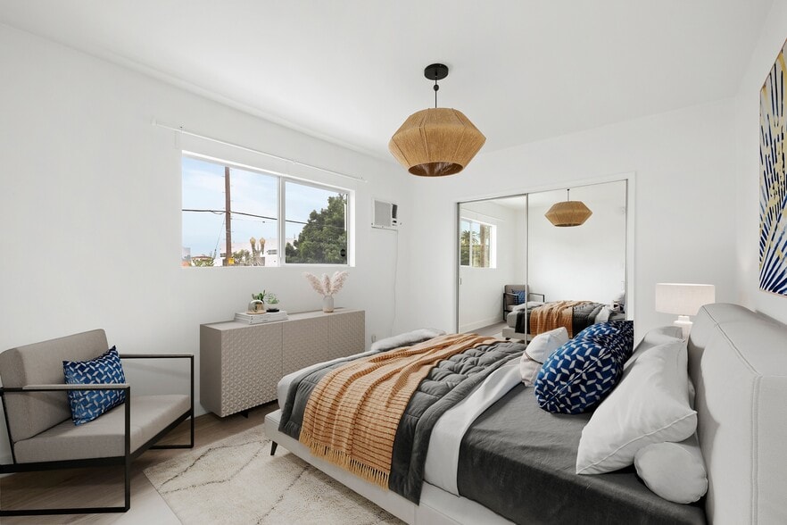 More Photos Of 200 N Rampart Blvd, Los Angeles Apartments For Sale