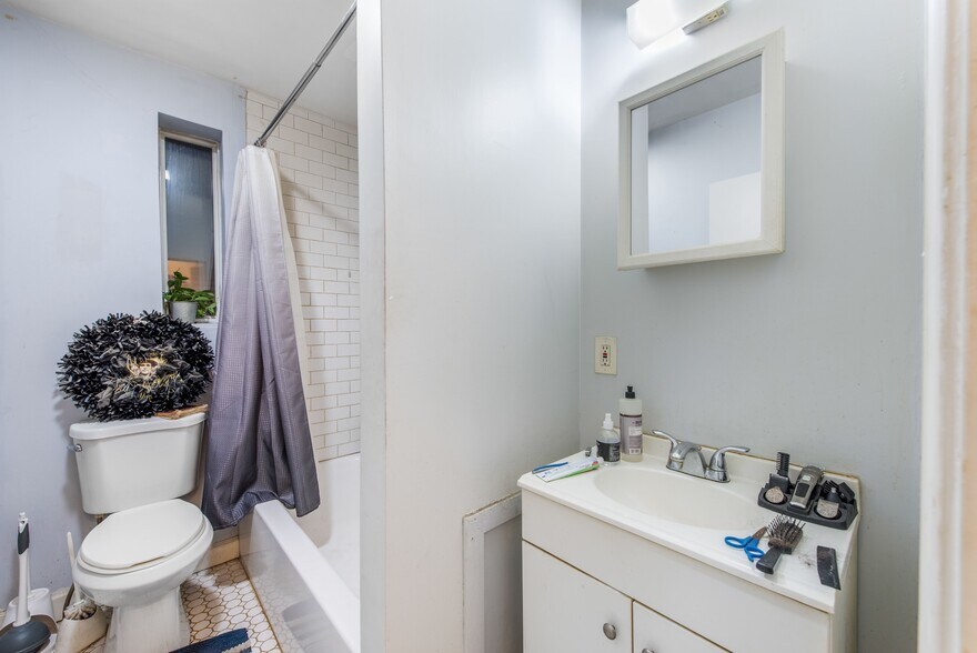 More Photos Of 129-131 W Susquehanna Ave, Philadelphia Apartments For Sale