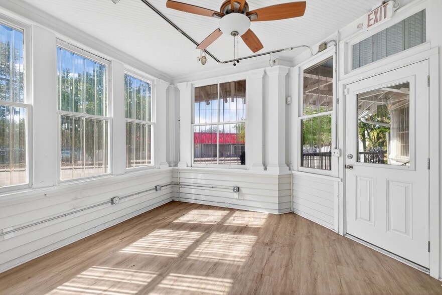 More Photos Of 1793 Fowler St, Fort Myers Freestanding For Sale