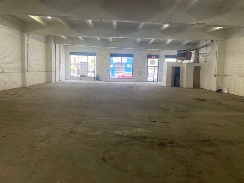 More Photos Of 1140 Webster Ave, Bronx Storefront Retail Office For Lease