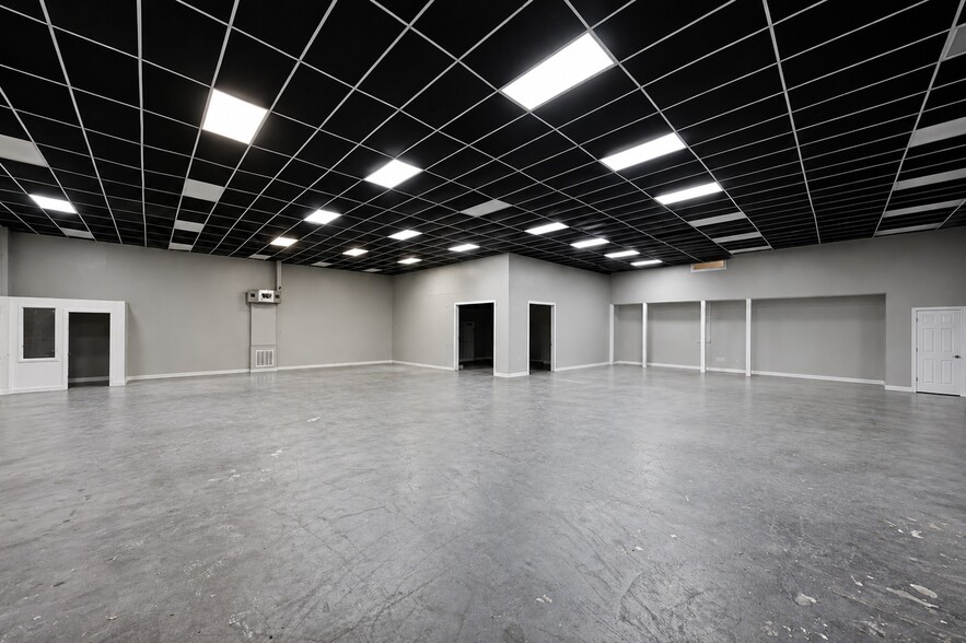 More Photos Of 2205 E Edgewood Dr, Lakeland Freestanding For Lease