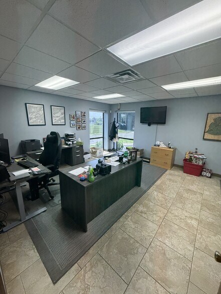 More Photos Of 7989 S Suburban Rd, Centerville Warehouse For Sale
