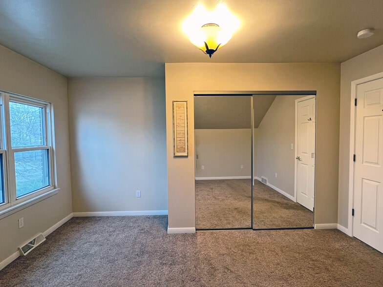 More Photos Of 3567 W 26th St, Erie Freestanding For Sale